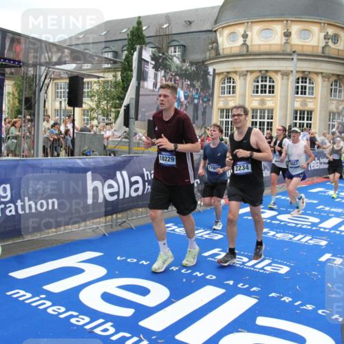 29.06.2025 - hella hamburg halbmarathon Michael Strokosch http://msf.ph/oto/8256463 29.06.2025 10:50:49 Ziel 2234, 2788, 5115, 6712, 7134, 7952, 8657, 10750, 11356, 13701, 15426, 15720, 17129, 17908, 18182, 18229, 18370, 18820 meine-sportfotos.de