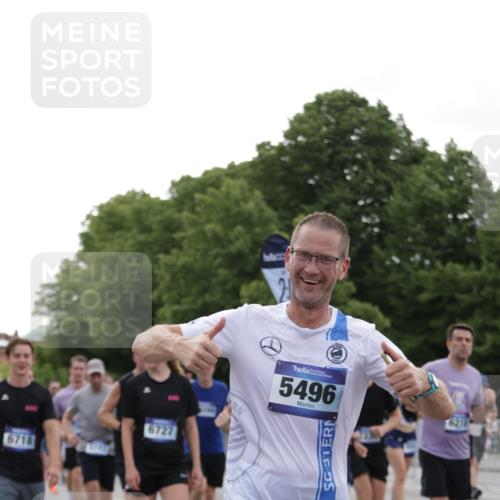29.06.2025 - hella hamburg halbmarathon Jannik Wohlers http://msf.ph/oto/8256472 29.06.2025 10:31:45 Lombardsbrücke 1311, 1987, 2349, 2943, 3022, 3707, 3752, 3778, 3822, 4314, 4365, 4605, 4924, 5496, 5601, 5658, 5743, 6218, 6252, 7135, 7239, 7295, 7344, 7535, 7570, 7695, 7789, 7816, 8175, 8538, 9125, 9206, 10248, 10924, 11168, 11462, 12136, 12319, 12755, 12936, 13026, 13959, 13960, 14029, 14099, 14105, 14191, 14494, 14599, 15471, 15987, 16200, 17958, 18369, 18931 meine-sportfotos.de