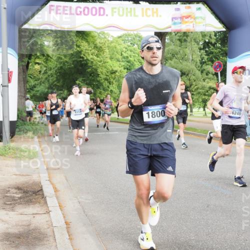 29.06.2025 - hella hamburg halbmarathon MichiJ http://msf.ph/oto/8256499 29.06.2025 10:29:27 Zwischen KM18-KM19 1677, 1800, 6152, 6429, 7284, 7774, 7796, 8122, 8966, 9540, 9711, 10783, 12385, 12895, 13667, 14899, 16201, 16249, 16347, 17486, 17724, 17971, 18412 meine-sportfotos.de