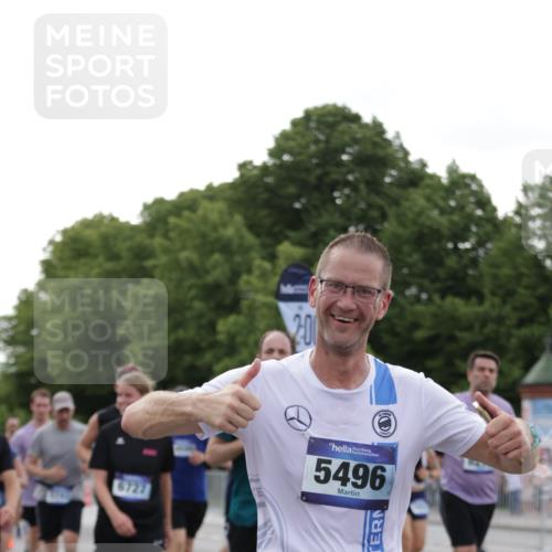 29.06.2025 - hella hamburg halbmarathon Jannik Wohlers http://msf.ph/oto/8256550 29.06.2025 10:31:45 Lombardsbrücke 1311, 1987, 2349, 2943, 3022, 3707, 3752, 3778, 3822, 4314, 4365, 4605, 4924, 5496, 5601, 5658, 5743, 6218, 6252, 7135, 7239, 7295, 7344, 7535, 7570, 7695, 7789, 7816, 8175, 8538, 9125, 9206, 10248, 10924, 11168, 11462, 12136, 12319, 12755, 12936, 13026, 13959, 13960, 14029, 14099, 14105, 14191, 14494, 14599, 15471, 15987, 16200, 17958, 18369, 18931 meine-sportfotos.de