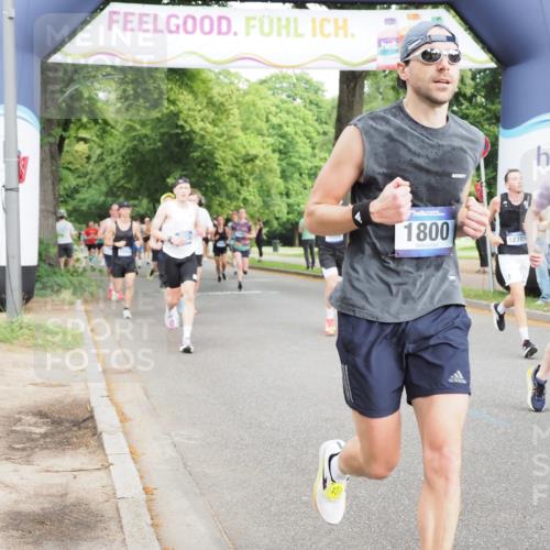 29.06.2025 - hella hamburg halbmarathon MichiJ http://msf.ph/oto/8256571 29.06.2025 10:29:28 Zwischen KM18-KM19 1677, 1800, 4205, 5026, 6152, 7284, 7796, 8122, 8966, 9540, 9711, 10783, 12385, 12895, 13483, 13667, 14899, 16249, 17486, 17724, 18412 meine-sportfotos.de