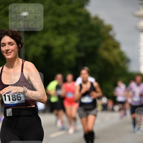 29.06.2025 - hella hamburg halbmarathon Dr. Thomas Lammeyer http://msf.ph/oto/8256634 29.06.2025 10:14:34 Kennedybrücke 1052, 1186, 1456, 1548, 1781, 5182, 5653, 5806, 7058, 8561, 8685, 9150, 9829 meine-sportfotos.de