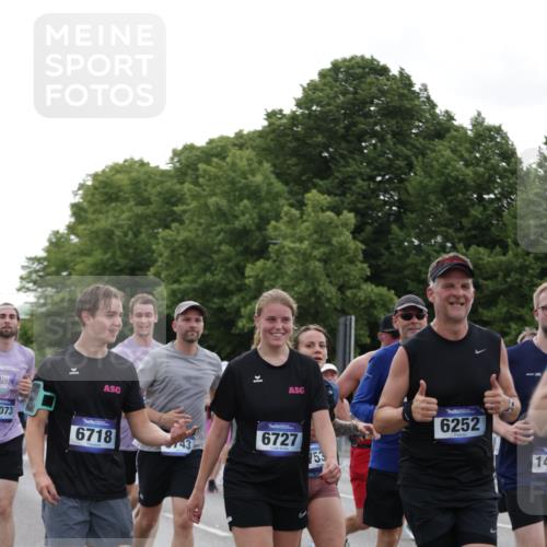 29.06.2025 - hella hamburg halbmarathon Jannik Wohlers http://msf.ph/oto/8256664 29.06.2025 10:31:47 Lombardsbrücke 1311, 1987, 2349, 2943, 3022, 3707, 3778, 3822, 4314, 4365, 4605, 4924, 5496, 5601, 5658, 5743, 6218, 6252, 7135, 7239, 7295, 7344, 7535, 7570, 7695, 7789, 8124, 8175, 8538, 8787, 9125, 9206, 10248, 10828, 10924, 11168, 11225, 11362, 11462, 11787, 12136, 12755, 12936, 13026, 13284, 13959, 13960, 14029, 14099, 14105, 14191, 14494, 14599, 15120, 15471, 15987, 16200, 17958, 18369, 18931 meine-sportfotos.de