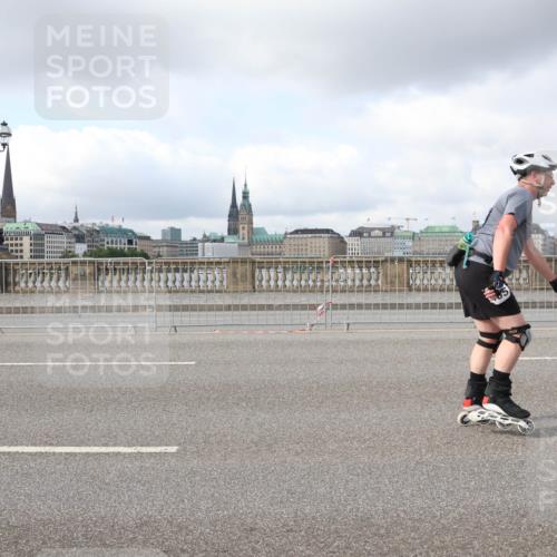 29.06.2025 - hella hamburg halbmarathon Lena Gebhardt http://msf.ph/oto/8256665 29.06.2025 09:03:20 Lombardsbrücke  meine-sportfotos.de