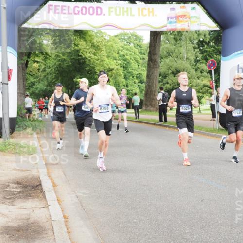29.06.2025 - hella hamburg halbmarathon MichiJ http://msf.ph/oto/8256697 29.06.2025 10:29:29 Zwischen KM18-KM19 1677, 1800, 3618, 4205, 5026, 6152, 7284, 7796, 8122, 8358, 8966, 9540, 9711, 12385, 12895, 13483, 13667, 14899, 16249, 17486, 17724, 18412 meine-sportfotos.de