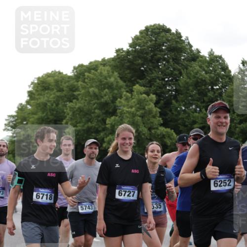 29.06.2025 - hella hamburg halbmarathon Jannik Wohlers http://msf.ph/oto/8256710 29.06.2025 10:31:47 Lombardsbrücke 1311, 1987, 2349, 2943, 3022, 3707, 3778, 3822, 4314, 4365, 4605, 4924, 5496, 5601, 5658, 5743, 6218, 6252, 7135, 7239, 7295, 7344, 7535, 7570, 7695, 7789, 8124, 8175, 8538, 8787, 9125, 9206, 10248, 10828, 10924, 11168, 11225, 11362, 11462, 11787, 12136, 12755, 12936, 13026, 13284, 13959, 13960, 14029, 14099, 14105, 14191, 14494, 14599, 15120, 15471, 15987, 16200, 17958, 18369, 18931 meine-sportfotos.de