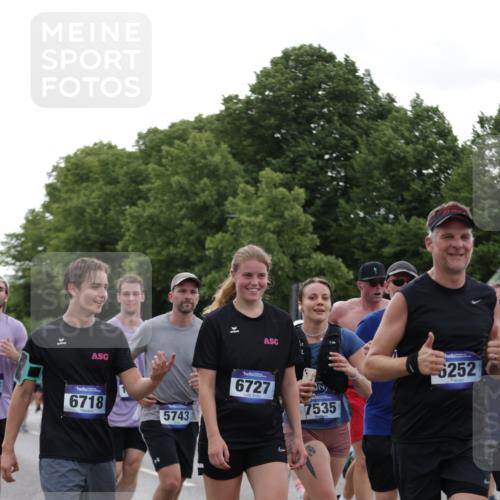 29.06.2025 - hella hamburg halbmarathon Jannik Wohlers http://msf.ph/oto/8256715 29.06.2025 10:31:47 Lombardsbrücke 1311, 1987, 2349, 2943, 3022, 3707, 3778, 3822, 4314, 4365, 4605, 4924, 5496, 5601, 5658, 5743, 6218, 6252, 7135, 7239, 7295, 7344, 7535, 7570, 7695, 7789, 8124, 8175, 8538, 8787, 9125, 9206, 10248, 10828, 10924, 11168, 11225, 11362, 11462, 11787, 12136, 12755, 12936, 13026, 13284, 13959, 13960, 14029, 14099, 14105, 14191, 14494, 14599, 15120, 15471, 15987, 16200, 17958, 18369, 18931 meine-sportfotos.de