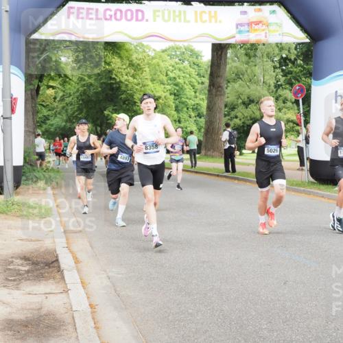 29.06.2025 - hella hamburg halbmarathon MichiJ http://msf.ph/oto/8256732 29.06.2025 10:29:29 Zwischen KM18-KM19 1677, 1800, 3618, 4205, 5026, 6152, 7284, 7796, 8122, 8358, 8966, 9540, 9711, 12385, 12895, 13483, 13667, 14899, 16249, 17486, 17724, 18412 meine-sportfotos.de