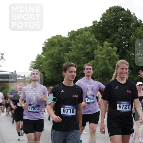 29.06.2025 - hella hamburg halbmarathon Jannik Wohlers http://msf.ph/oto/8256780 29.06.2025 10:31:48 Lombardsbrücke 1311, 1987, 2349, 2943, 3022, 3707, 3778, 3822, 4314, 4365, 4605, 4924, 5496, 5601, 5658, 5743, 6218, 6252, 7135, 7239, 7295, 7344, 7535, 7570, 7695, 7789, 8124, 8175, 8787, 8914, 9125, 9206, 10248, 10828, 10924, 11168, 11225, 11362, 11462, 11787, 12136, 12755, 12936, 13026, 13284, 13423, 13959, 13960, 14029, 14099, 14105, 14191, 14494, 14599, 15120, 15471, 15987, 16200, 17958, 18369, 18931 meine-sportfotos.de