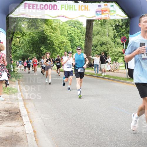 29.06.2025 - hella hamburg halbmarathon MichiJ http://msf.ph/oto/8256862 29.06.2025 10:52:53 Zwischen KM18-KM19 1355, 3994, 11416, 11887, 13566, 17347, 18732 meine-sportfotos.de