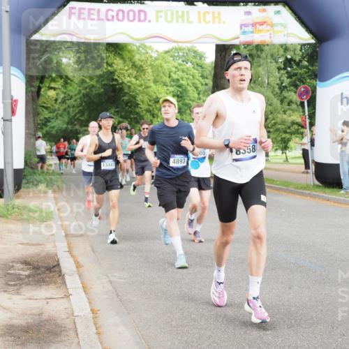 29.06.2025 - hella hamburg halbmarathon MichiJ http://msf.ph/oto/8256865 29.06.2025 10:29:30 Zwischen KM18-KM19 1677, 1800, 3618, 4205, 4893, 5026, 6152, 7284, 7796, 8122, 8358, 8966, 9540, 9711, 12385, 12895, 13268, 13483, 13667, 14899, 16249, 17486, 17724, 17834, 18412 meine-sportfotos.de