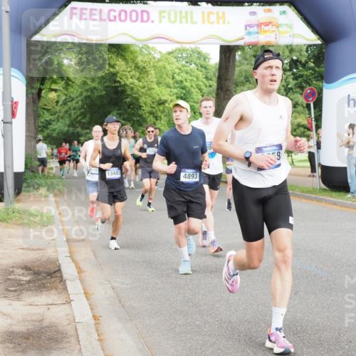 29.06.2025 - hella hamburg halbmarathon MichiJ http://msf.ph/oto/8256885 29.06.2025 10:29:30 Zwischen KM18-KM19 1677, 1800, 3618, 4205, 4893, 5026, 6152, 7284, 7796, 8122, 8358, 8966, 9540, 9711, 12385, 12895, 13268, 13483, 13667, 14899, 16249, 17486, 17724, 17834, 18412 meine-sportfotos.de