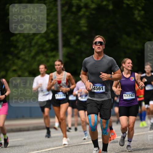 29.06.2025 - hella hamburg halbmarathon Dr. Thomas Lammeyer http://msf.ph/oto/8256900 29.06.2025 10:35:05 Kennedybrücke 1059, 1472, 1773, 2097, 2414, 2505, 2569, 2754, 2755, 2914, 3131, 3443, 4561, 4817, 5437, 5943, 6057, 6195, 6546, 6616, 6620, 6725, 6787, 7351, 7604, 7772, 8050, 8792, 9576, 9937, 10989 meine-sportfotos.de