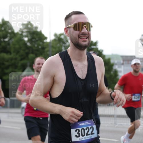29.06.2025 - hella hamburg halbmarathon Jannik Wohlers http://msf.ph/oto/8256912 29.06.2025 10:31:53 Lombardsbrücke 1987, 2349, 2943, 3022, 3365, 3707, 3778, 3822, 4314, 4365, 4605, 4857, 4924, 5496, 5658, 5743, 6218, 6252, 7135, 7239, 7468, 7535, 7570, 8124, 8127, 8175, 8303, 8787, 8840, 8914, 8993, 9125, 9206, 9706, 9765, 10248, 10828, 10924, 11168, 11225, 11362, 11462, 11787, 11972, 12136, 12443, 12864, 12936, 13284, 13423, 13959, 13960, 14029, 14099, 14105, 14159, 14191, 14494, 14599, 14788, 15086, 15088, 15120, 15147, 15364, 15471, 15569, 15987, 17958 meine-sportfotos.de