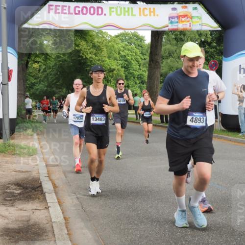 29.06.2025 - hella hamburg halbmarathon MichiJ http://msf.ph/oto/8256943 29.06.2025 10:29:31 Zwischen KM18-KM19 1800, 3618, 4205, 4893, 5026, 6152, 7284, 7796, 8074, 8122, 8358, 8966, 9711, 12385, 13268, 13483, 13667, 14899, 16249, 17486, 17724, 17834, 18412 meine-sportfotos.de