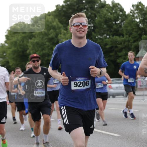 29.06.2025 - hella hamburg halbmarathon Jannik Wohlers http://msf.ph/oto/8256959 29.06.2025 10:31:54 Lombardsbrücke 1640, 1987, 2349, 2943, 3022, 3365, 3707, 3778, 3822, 4314, 4365, 4605, 4857, 4924, 5496, 5658, 5743, 5941, 6218, 6252, 7135, 7239, 7468, 7535, 7570, 8124, 8127, 8175, 8303, 8625, 8787, 8840, 8914, 8993, 9125, 9206, 9706, 9765, 10248, 10828, 10924, 11168, 11225, 11362, 11462, 11787, 11972, 12136, 12443, 12864, 12936, 13284, 13423, 13959, 13960, 14029, 14099, 14105, 14159, 14191, 14494, 14599, 14788, 14888, 15086, 15088, 15120, 15147, 15364, 15471, 15569, 15987 meine-sportfotos.de