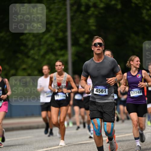 29.06.2025 - hella hamburg halbmarathon Dr. Thomas Lammeyer http://msf.ph/oto/8256971 29.06.2025 10:35:05 Kennedybrücke 1059, 1472, 1773, 2097, 2414, 2505, 2569, 2754, 2755, 2914, 3131, 3443, 4561, 4817, 5437, 5943, 6057, 6195, 6546, 6616, 6620, 6725, 6787, 7351, 7604, 7772, 8050, 8792, 9576, 9937, 10989 meine-sportfotos.de