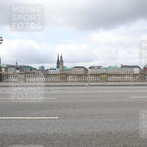 29.06.2025 - hella hamburg halbmarathon Lena Gebhardt http://msf.ph/oto/8256979 29.06.2025 09:03:28 Lombardsbrücke  meine-sportfotos.de