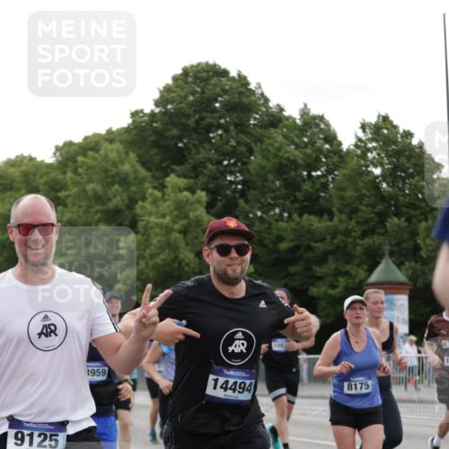 29.06.2025 - hella hamburg halbmarathon Jannik Wohlers http://msf.ph/oto/8256989 29.06.2025 10:31:54 Lombardsbrücke 1640, 1987, 2349, 2943, 3022, 3365, 3707, 3778, 3822, 4314, 4365, 4605, 4857, 4924, 5496, 5658, 5743, 5941, 6218, 6252, 7135, 7239, 7468, 7535, 7570, 8124, 8127, 8175, 8303, 8625, 8787, 8840, 8914, 8993, 9125, 9206, 9706, 9765, 10248, 10828, 10924, 11168, 11225, 11362, 11462, 11787, 11972, 12136, 12443, 12864, 12936, 13284, 13423, 13959, 13960, 14029, 14099, 14105, 14159, 14191, 14494, 14599, 14788, 14888, 15086, 15088, 15120, 15147, 15364, 15471, 15569, 15987 meine-sportfotos.de