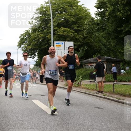 29.06.2025 - hella hamburg halbmarathon Yannick Fuchs http://msf.ph/oto/8256990 29.06.2025 10:48:23 20KM 1410, 1815, 2432, 3177, 3310, 3861, 3898, 4189, 6082, 6084, 6260, 6356, 6581, 6723, 6994, 7129, 7973, 8223, 8449, 8698, 8772, 8798, 9012, 9060, 9227, 10040, 10263, 10266, 11009, 11499, 11789, 12213, 12362, 12489, 13147, 13297, 13869, 14026, 14660, 14818, 15113, 15156, 15169, 15408, 15524, 15879, 16092, 16574, 16623, 16750, 17740, 17765, 18759, 19177 meine-sportfotos.de
