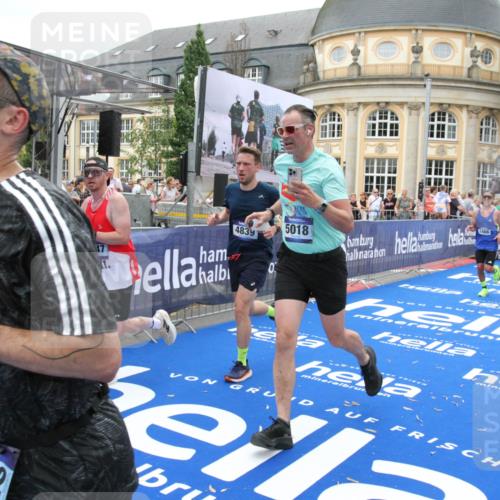 29.06.2025 - hella hamburg halbmarathon Michael Strokosch http://msf.ph/oto/8257007 29.06.2025 10:50:57 Ziel 1466, 2207, 3654, 3947, 4839, 5018, 7052, 7369, 8205, 8572, 10215, 10750, 11551, 13687, 15362, 15395, 15643, 16285, 18182 meine-sportfotos.de