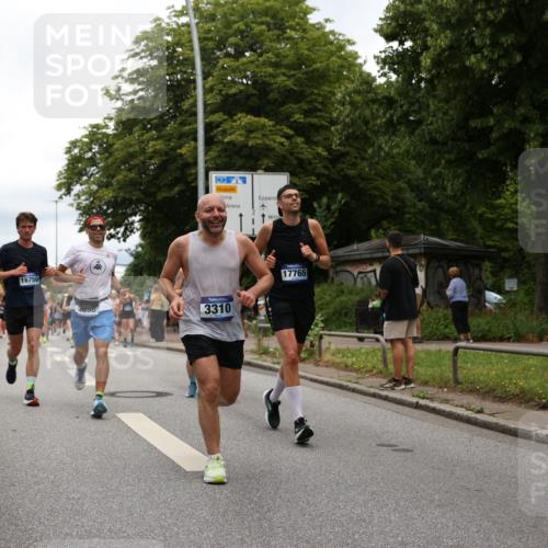 29.06.2025 - hella hamburg halbmarathon Yannick Fuchs http://msf.ph/oto/8257030 29.06.2025 10:48:23 20KM 1410, 1815, 2432, 3177, 3310, 3861, 3898, 4189, 6082, 6084, 6260, 6356, 6581, 6723, 6994, 7129, 7973, 8223, 8449, 8698, 8772, 8798, 9012, 9060, 9227, 10040, 10263, 10266, 11009, 11499, 11789, 12213, 12362, 12489, 13147, 13297, 13869, 14026, 14660, 14818, 15113, 15156, 15169, 15408, 15524, 15879, 16092, 16574, 16623, 16750, 17740, 17765, 18759, 19177 meine-sportfotos.de
