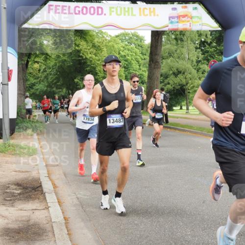 29.06.2025 - hella hamburg halbmarathon MichiJ http://msf.ph/oto/8257036 29.06.2025 10:29:31 Zwischen KM18-KM19 1800, 3618, 4205, 4893, 5026, 6152, 7284, 7796, 8074, 8122, 8358, 8966, 9711, 12385, 13268, 13483, 13667, 14899, 16249, 17486, 17724, 17834, 18412 meine-sportfotos.de