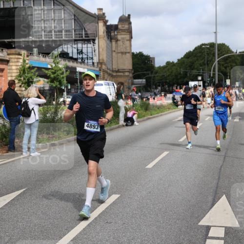 29.06.2025 - hella hamburg halbmarathon Yannick Fuchs http://msf.ph/oto/8257055 29.06.2025 10:35:54 20KM 1136, 1570, 1631, 2579, 2797, 4205, 4303, 4380, 4871, 4893, 5387, 5709, 6550, 6771, 6901, 7432, 7774, 7796, 8358, 9547, 9640, 9659, 9711, 9755, 9885, 10375, 10783, 10894, 11922, 12292, 12385, 12434, 13457, 14555, 14661, 14899, 15351, 16816, 17032, 17100, 17720, 18045, 18412, 18442, 18491, 18573, 18764, 18802 meine-sportfotos.de