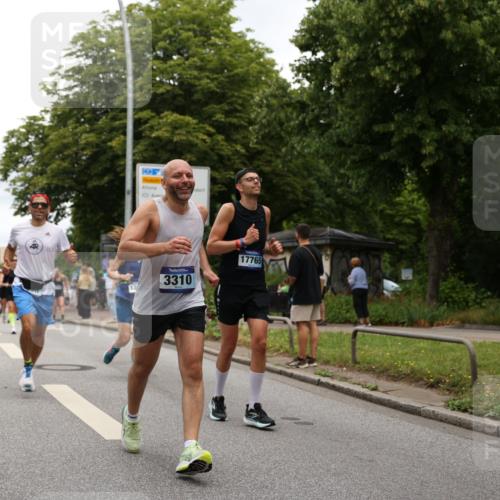 29.06.2025 - hella hamburg halbmarathon Yannick Fuchs http://msf.ph/oto/8257061 29.06.2025 10:48:23 20KM 1410, 1815, 2432, 3177, 3310, 3861, 3898, 4189, 6082, 6084, 6260, 6356, 6581, 6723, 6994, 7129, 7973, 8223, 8449, 8698, 8772, 8798, 9012, 9060, 9227, 10040, 10263, 10266, 11009, 11499, 11789, 12213, 12362, 12489, 13147, 13297, 13869, 14026, 14660, 14818, 15113, 15156, 15169, 15408, 15524, 15879, 16092, 16574, 16623, 16750, 17740, 17765, 18759, 19177 meine-sportfotos.de