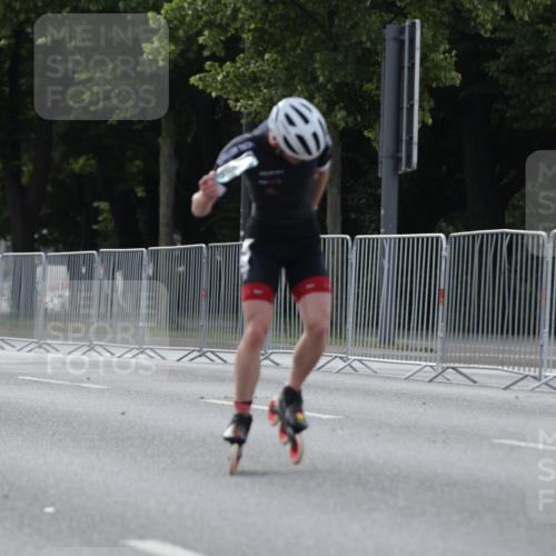 29.06.2025 - hella hamburg halbmarathon Jannik Wohlers http://msf.ph/oto/8257068 29.06.2025 08:49:03 Lombardsbrücke  meine-sportfotos.de