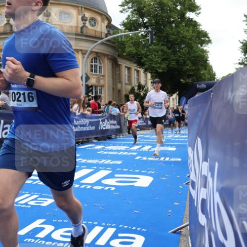 29.06.2025 - hella hamburg halbmarathon Strokosch-Dieckow http://msf.ph/oto/8257074 29.06.2025 10:42:09 Ziel 1441, 1903, 5682, 7765, 7865, 9365, 10216, 11417, 12098, 13709, 14811, 14899, 16626, 16660, 16677, 17182, 17363, 17864, 18772, 18802 meine-sportfotos.de