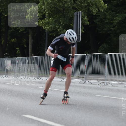 29.06.2025 - hella hamburg halbmarathon Jannik Wohlers http://msf.ph/oto/8257106 29.06.2025 08:49:03 Lombardsbrücke  meine-sportfotos.de
