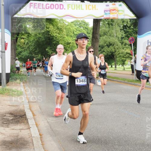 29.06.2025 - hella hamburg halbmarathon MichiJ http://msf.ph/oto/8257116 29.06.2025 10:29:31 Zwischen KM18-KM19 1800, 3618, 4205, 4893, 5026, 6152, 7284, 7796, 8074, 8122, 8358, 8966, 9711, 12385, 13268, 13483, 13667, 14899, 16249, 17486, 17724, 17834, 18412 meine-sportfotos.de