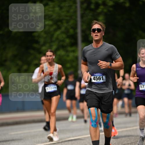 29.06.2025 - hella hamburg halbmarathon Dr. Thomas Lammeyer http://msf.ph/oto/8257118 29.06.2025 10:35:06 Kennedybrücke 1059, 1472, 1773, 1979, 2097, 2414, 2505, 2569, 2754, 2755, 2914, 3131, 3443, 4561, 4817, 5437, 5943, 6057, 6195, 6546, 6616, 6620, 6725, 6787, 7351, 7604, 7772, 8050, 8792, 9937, 10989 meine-sportfotos.de