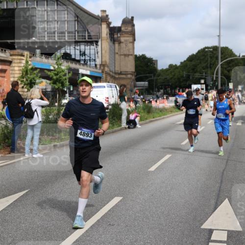 29.06.2025 - hella hamburg halbmarathon Yannick Fuchs http://msf.ph/oto/8257123 29.06.2025 10:35:54 20KM 1136, 1570, 1631, 2579, 2797, 4205, 4303, 4380, 4871, 4893, 5387, 5709, 6550, 6771, 6901, 7432, 7774, 7796, 8358, 9547, 9640, 9659, 9711, 9755, 9885, 10375, 10783, 10894, 11922, 12292, 12385, 12434, 13457, 14555, 14661, 14899, 15351, 16816, 17032, 17100, 17720, 18045, 18412, 18442, 18491, 18573, 18764, 18802 meine-sportfotos.de