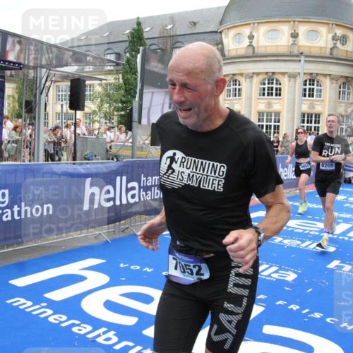 29.06.2025 - hella hamburg halbmarathon Michael Strokosch http://msf.ph/oto/8257136 29.06.2025 10:50:58 Ziel 1466, 2207, 3654, 3947, 4839, 5018, 7052, 7369, 8205, 8572, 10215, 10750, 11551, 12778, 13687, 15362, 15395, 15643, 16285, 18182 meine-sportfotos.de