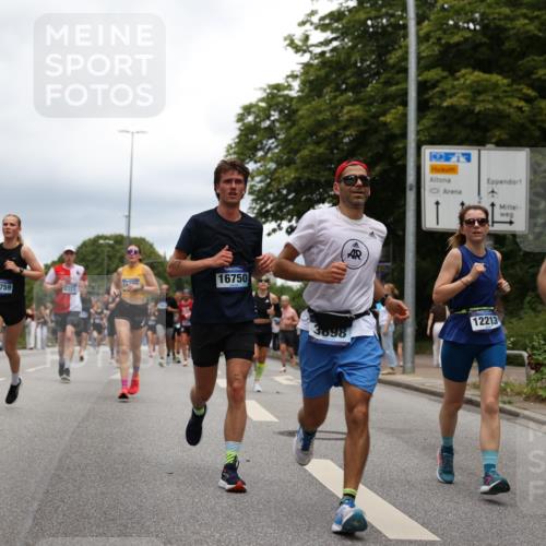 29.06.2025 - hella hamburg halbmarathon Yannick Fuchs http://msf.ph/oto/8257140 29.06.2025 10:48:23 20KM 1410, 1815, 2432, 3177, 3310, 3861, 3898, 4189, 6082, 6084, 6260, 6356, 6581, 6723, 6994, 7129, 7973, 8223, 8449, 8698, 8772, 8798, 9012, 9060, 9227, 10040, 10263, 10266, 11009, 11499, 11789, 12213, 12362, 12489, 13147, 13297, 13869, 14026, 14660, 14818, 15113, 15156, 15169, 15408, 15524, 15879, 16092, 16574, 16623, 16750, 17740, 17765, 18759, 19177 meine-sportfotos.de