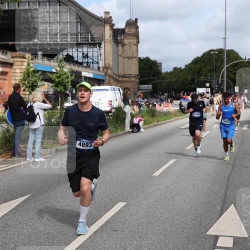 29.06.2025 - hella hamburg halbmarathon Yannick Fuchs http://msf.ph/oto/8257151 29.06.2025 10:35:54 20KM 1136, 1570, 1631, 2579, 2797, 4205, 4303, 4380, 4871, 4893, 5387, 5709, 6550, 6771, 6901, 7432, 7774, 7796, 8358, 9547, 9640, 9659, 9711, 9755, 9885, 10375, 10783, 10894, 11922, 12292, 12385, 12434, 13457, 14555, 14661, 14899, 15351, 16816, 17032, 17100, 17720, 18045, 18412, 18442, 18491, 18573, 18764, 18802 meine-sportfotos.de