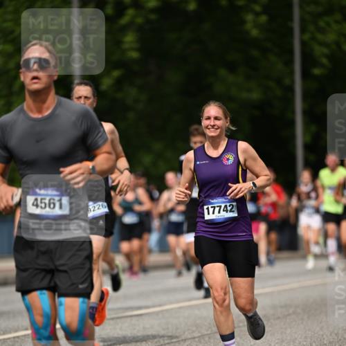 29.06.2025 - hella hamburg halbmarathon Dr. Thomas Lammeyer http://msf.ph/oto/8257156 29.06.2025 10:35:07 Kennedybrücke 1059, 1097, 1472, 1773, 1979, 2414, 2505, 2569, 2754, 2755, 2914, 3131, 3443, 4561, 4817, 5437, 5943, 6057, 6195, 6546, 6616, 6620, 6725, 6787, 7351, 7604, 7772, 8050, 8792, 9937, 10989 meine-sportfotos.de