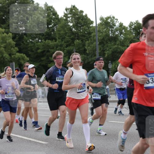 29.06.2025 - hella hamburg halbmarathon Jannik Wohlers http://msf.ph/oto/8257182 29.06.2025 10:32:00 Lombardsbrücke 1199, 1640, 1987, 2349, 2943, 3022, 3365, 3653, 3707, 3778, 4365, 4605, 4857, 5783, 5871, 5941, 6228, 6312, 6315, 7468, 7702, 8124, 8127, 8175, 8303, 8625, 8787, 8840, 8914, 8993, 9125, 9206, 9706, 9765, 10002, 10248, 10828, 10924, 11205, 11225, 11362, 11787, 11972, 12443, 12864, 12936, 13284, 13335, 13423, 13959, 13960, 14099, 14105, 14159, 14494, 14788, 14888, 15086, 15088, 15120, 15147, 15364, 15569, 15987, 16187 meine-sportfotos.de