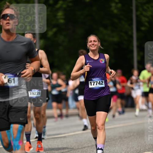 29.06.2025 - hella hamburg halbmarathon Dr. Thomas Lammeyer http://msf.ph/oto/8257209 29.06.2025 10:35:07 Kennedybrücke 1059, 1097, 1472, 1773, 1979, 2414, 2505, 2569, 2754, 2755, 2914, 3131, 3443, 4561, 4817, 5437, 5943, 6057, 6195, 6546, 6616, 6620, 6725, 6787, 7351, 7604, 7772, 8050, 8792, 9937, 10989 meine-sportfotos.de