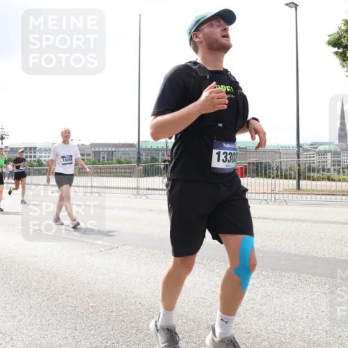 29.06.2025 - hella hamburg halbmarathon Lena Gebhardt http://msf.ph/oto/8257290 29.06.2025 10:45:53 Lombardsbrücke 1004, 1033, 1060, 1085, 1100, 1104, 1421, 1426, 1555, 1713, 1854, 1867, 1868, 1983, 2008, 2216, 2217, 2398, 2423, 2522, 2550, 2657, 2664, 2773, 2813, 2917, 2951, 2954, 2965, 2973, 3357, 3377, 3410, 4104, 4223, 4224, 4317, 4388, 4572, 5044, 5635, 5703, 5769, 5770, 5892, 6133, 6150, 6333, 6392, 6623, 6922, 7268, 7283, 7356, 7530, 7541, 7605, 7859, 7894, 8745, 9120, 9121, 9426, 9620, 10030, 10182, 10327, 10329, 10367, 10511, 11358, 11876 meine-sportfotos.de