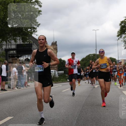 29.06.2025 - hella hamburg halbmarathon Yannick Fuchs http://msf.ph/oto/8257368 29.06.2025 10:48:25 20KM 1327, 1410, 1815, 2432, 3177, 3310, 3861, 3898, 4189, 6082, 6084, 6356, 6581, 6723, 6994, 7129, 8223, 8449, 8698, 8772, 8798, 9012, 9060, 9227, 10191, 10192, 10263, 10266, 11009, 11499, 11789, 12186, 12213, 12362, 12489, 13147, 13297, 13869, 14660, 14818, 15113, 15156, 15169, 15408, 15524, 15879, 16092, 16574, 16623, 16750, 17740, 17765, 18759, 19177 meine-sportfotos.de