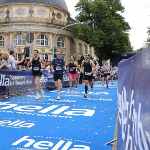 29.06.2025 - hella hamburg halbmarathon Strokosch-Dieckow http://msf.ph/oto/8257402 29.06.2025 10:42:14 Ziel 1312, 1441, 1903, 2675, 5682, 6639, 6770, 7765, 7865, 9365, 13709, 13746, 13807, 14811, 14899, 15270, 15654, 16626, 16660, 17182, 17363, 18772, 18802 meine-sportfotos.de