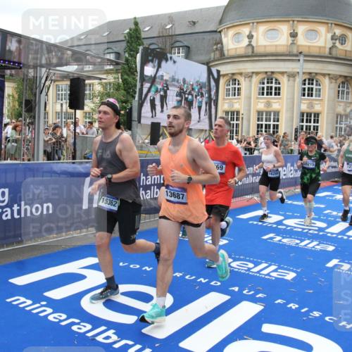 29.06.2025 - hella hamburg halbmarathon Michael Strokosch http://msf.ph/oto/8257511 29.06.2025 10:51:03 Ziel 1630, 2207, 7369, 8117, 8572, 8704, 10215, 10603, 11551, 12778, 13008, 13687, 14125, 15362, 16285, 17221, 18066, 18350 meine-sportfotos.de