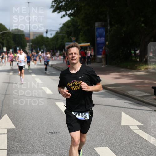 29.06.2025 - hella hamburg halbmarathon Yannick Fuchs http://msf.ph/oto/8257525 29.06.2025 10:35:57 20KM 1570, 1631, 1800, 2579, 4205, 4871, 4893, 5387, 5709, 6550, 6771, 6901, 7432, 7796, 8358, 9547, 9640, 9659, 9711, 9755, 9815, 9885, 10375, 10894, 11922, 12292, 12434, 13876, 14555, 14899, 15351, 16816, 17032, 17100, 17882, 18442, 18491, 18509, 18764, 18802 meine-sportfotos.de