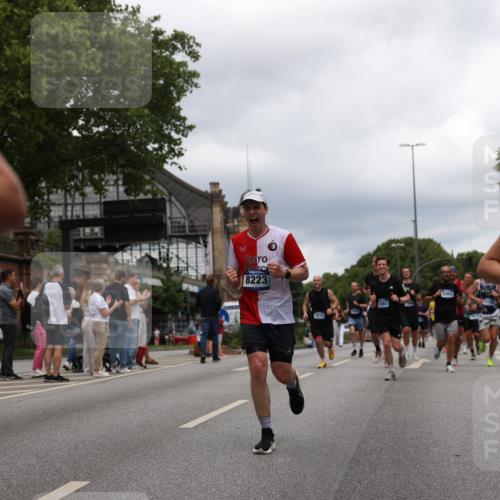 29.06.2025 - hella hamburg halbmarathon Yannick Fuchs http://msf.ph/oto/8257554 29.06.2025 10:48:26 20KM 1327, 1410, 1815, 3177, 3310, 3861, 3898, 4189, 6082, 6084, 6356, 6581, 6723, 6994, 7129, 8223, 8449, 8698, 8772, 8798, 9012, 9060, 9227, 10191, 10192, 10263, 10266, 11499, 11789, 12186, 12213, 12362, 12489, 13147, 13297, 13869, 14660, 14818, 15113, 15156, 15169, 15408, 15524, 15879, 16092, 16574, 16623, 16750, 17740, 17765, 18759, 19177 meine-sportfotos.de