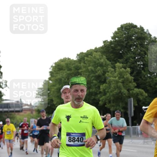 29.06.2025 - hella hamburg halbmarathon Jannik Wohlers http://msf.ph/oto/8257556 29.06.2025 10:32:03 Lombardsbrücke 1199, 1640, 3365, 3653, 3707, 3778, 4365, 4857, 5783, 5871, 5941, 6228, 6312, 6315, 7468, 7633, 7702, 8124, 8127, 8175, 8303, 8625, 8787, 8840, 8914, 8993, 9125, 9206, 9706, 9765, 10002, 10354, 10624, 10828, 11205, 11225, 11362, 11787, 11972, 12443, 12864, 13284, 13335, 13423, 14099, 14159, 14494, 14788, 14888, 15071, 15086, 15088, 15120, 15147, 15364, 15569, 15847, 15987, 16187, 18069 meine-sportfotos.de