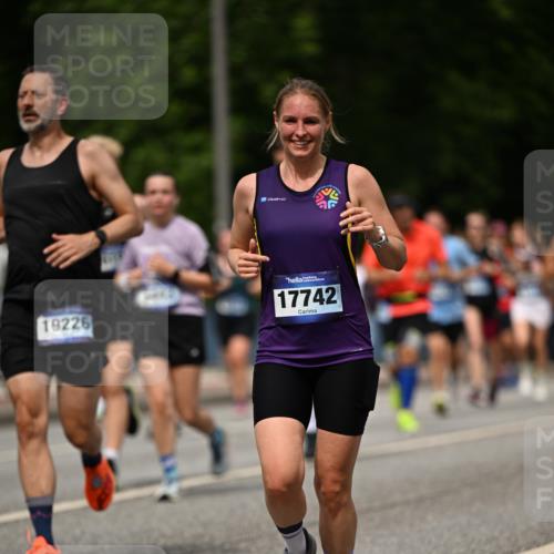 29.06.2025 - hella hamburg halbmarathon Dr. Thomas Lammeyer http://msf.ph/oto/8257562 29.06.2025 10:35:08 Kennedybrücke 1059, 1097, 1472, 1773, 1979, 2414, 2505, 2569, 2754, 2755, 2914, 3131, 3443, 4561, 4817, 5437, 5943, 6057, 6195, 6546, 6616, 6620, 6725, 6787, 7351, 7604, 7772, 8050, 9937, 10989 meine-sportfotos.de