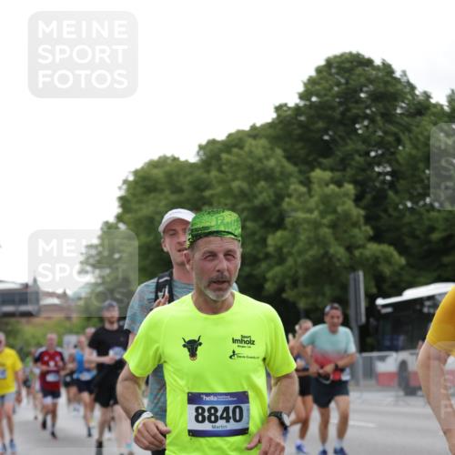 29.06.2025 - hella hamburg halbmarathon Jannik Wohlers http://msf.ph/oto/8257625 29.06.2025 10:32:03 Lombardsbrücke 1199, 1640, 3365, 3653, 3707, 3778, 4365, 4857, 5783, 5871, 5941, 6228, 6312, 6315, 7468, 7633, 7702, 8124, 8127, 8175, 8303, 8625, 8787, 8840, 8914, 8993, 9125, 9206, 9706, 9765, 10002, 10354, 10624, 10828, 11205, 11225, 11362, 11787, 11972, 12443, 12864, 13284, 13335, 13423, 14099, 14159, 14494, 14788, 14888, 15071, 15086, 15088, 15120, 15147, 15364, 15569, 15847, 15987, 16187, 18069 meine-sportfotos.de